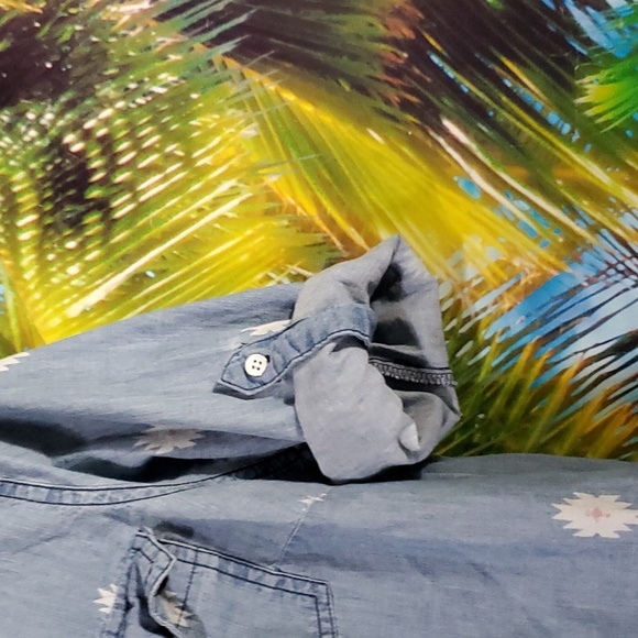 SONOMA Life Style 3/4 button roll sleeves Denim shirt women's size M - Picture 2 of 4